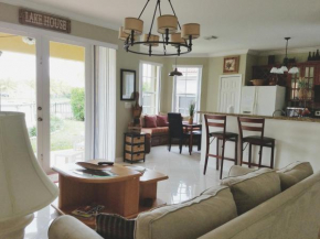  My Florida Lake House  Хоумстид